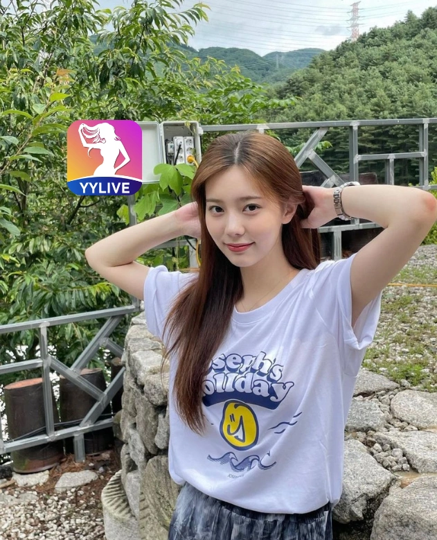 Anh Thu YYLIVE