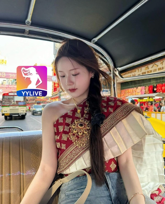 Bella Pertiwi YYLIVE