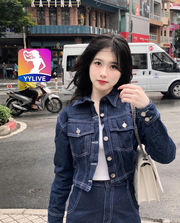 Duyên Thúy YYLIVE