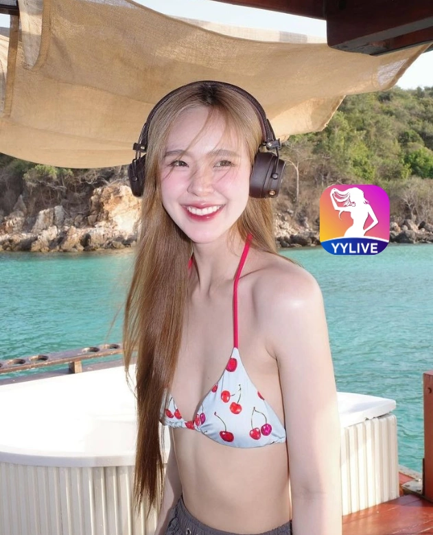 Hong Nhung YYLIVE