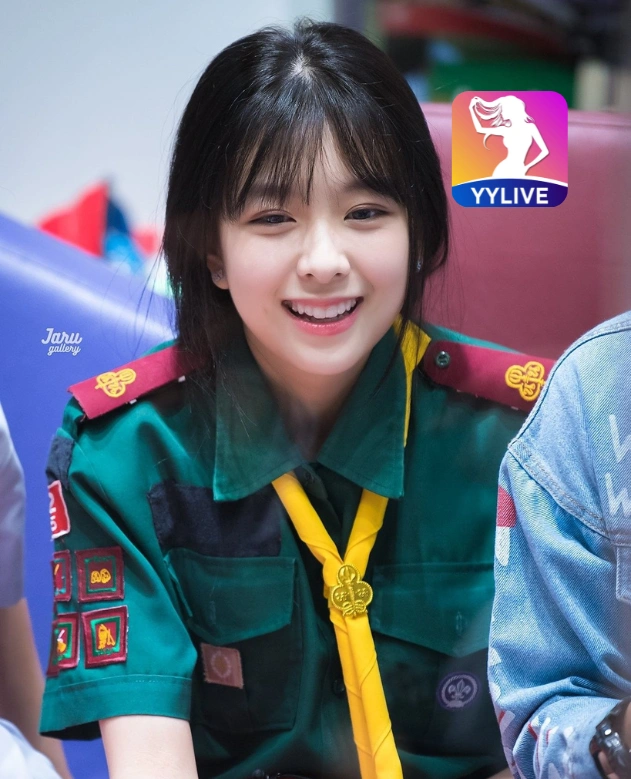 Hong Trang YYLIVE