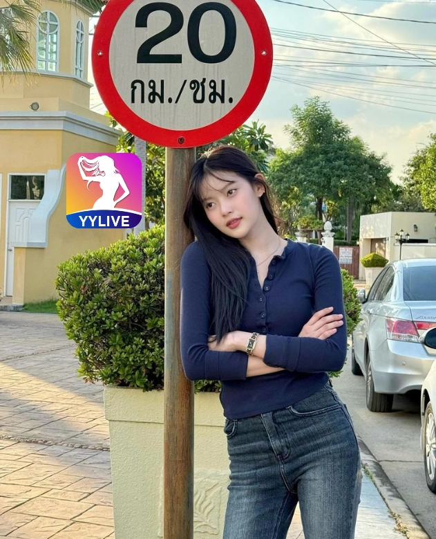 Hồng Trang YYLIVE