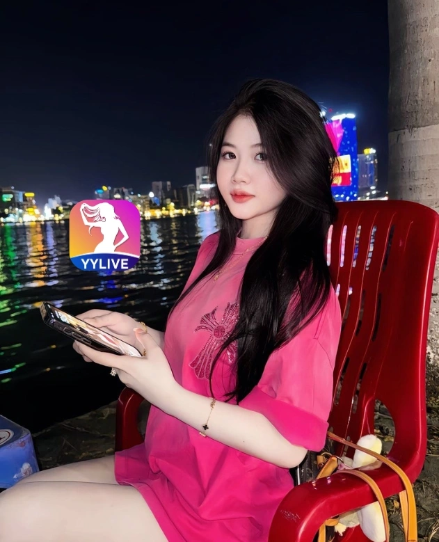 Hong Trang YYLIVE