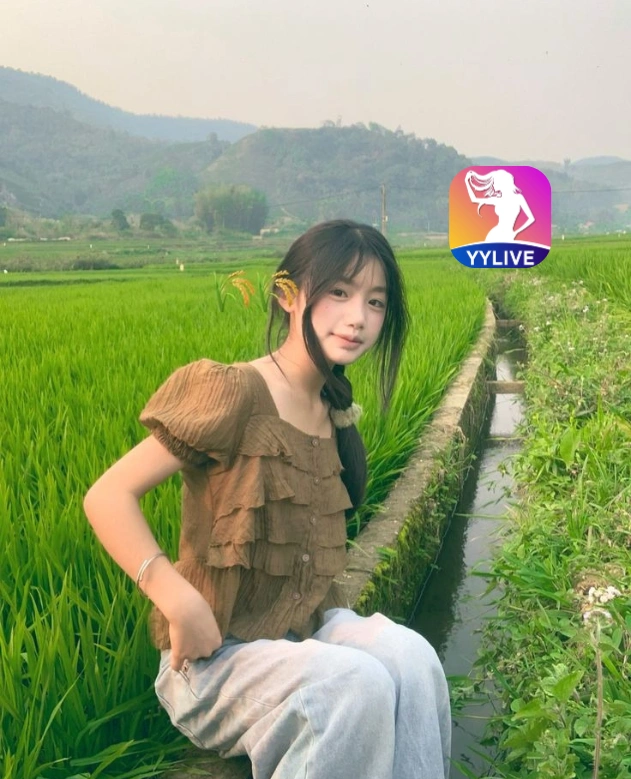 Huong Giang YYLIVE