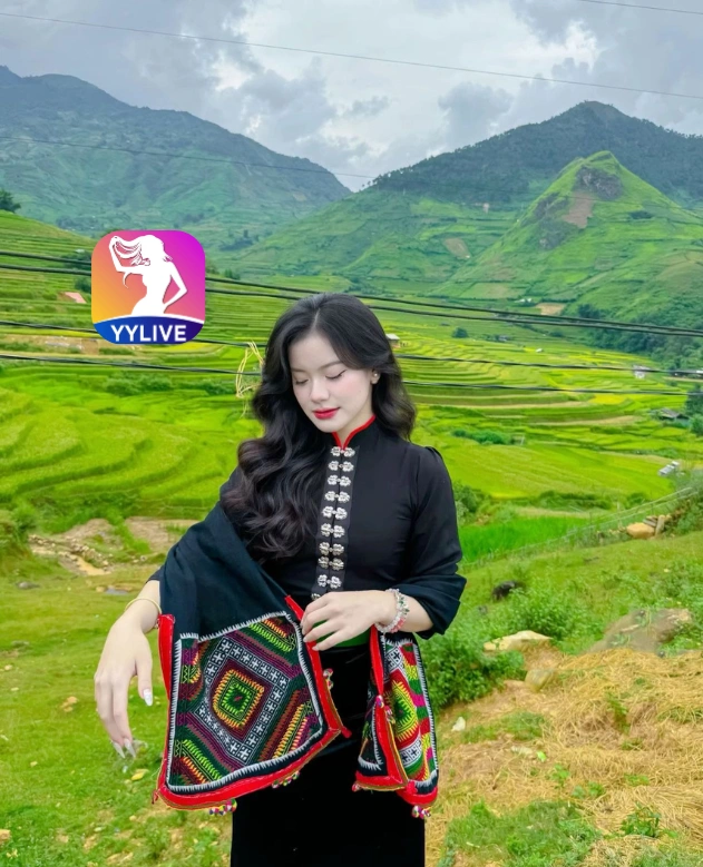 Kim Ngân YYLIVE