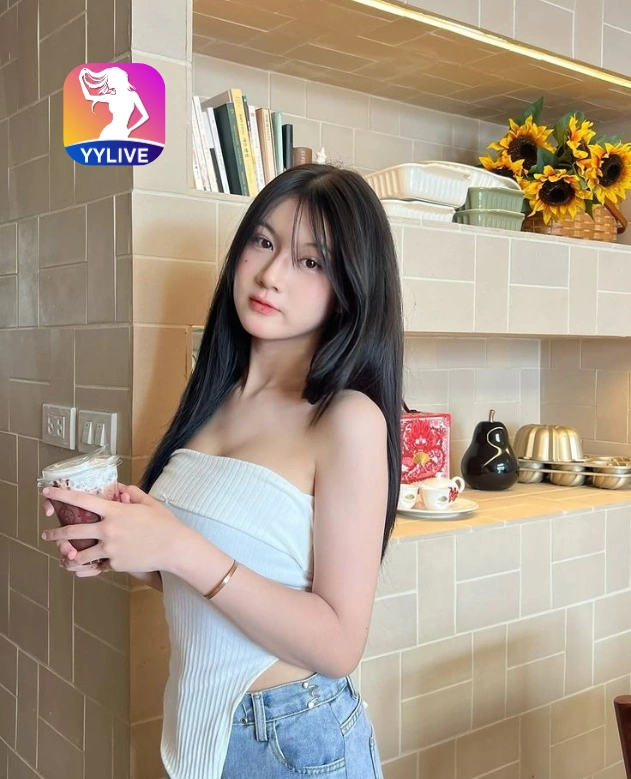 Lan Anh YYLIVE