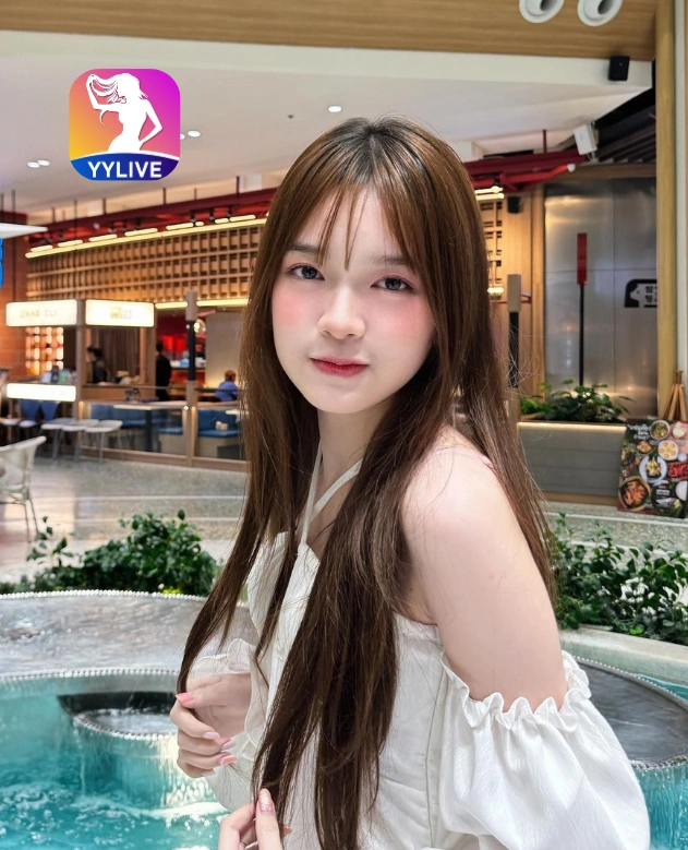 Lan Anh YYLIVE