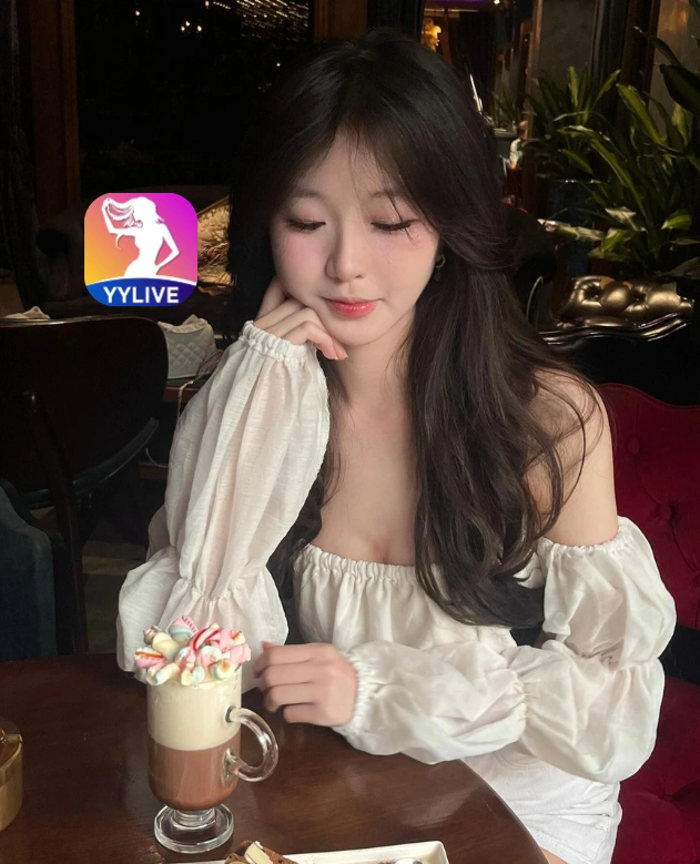 Lan Linh YYLIVE