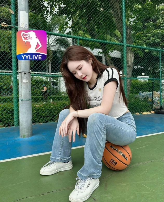 LanPhuong YYLIVE