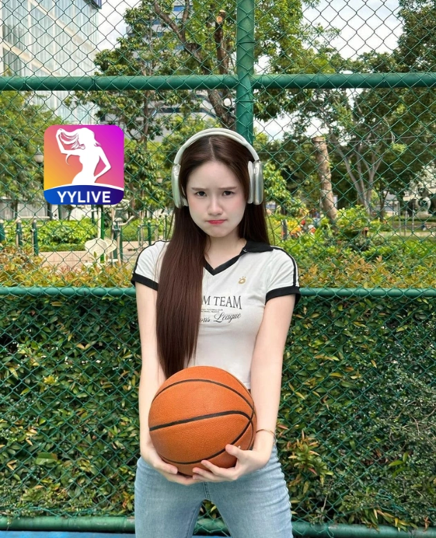 LanPhuong YYLIVE