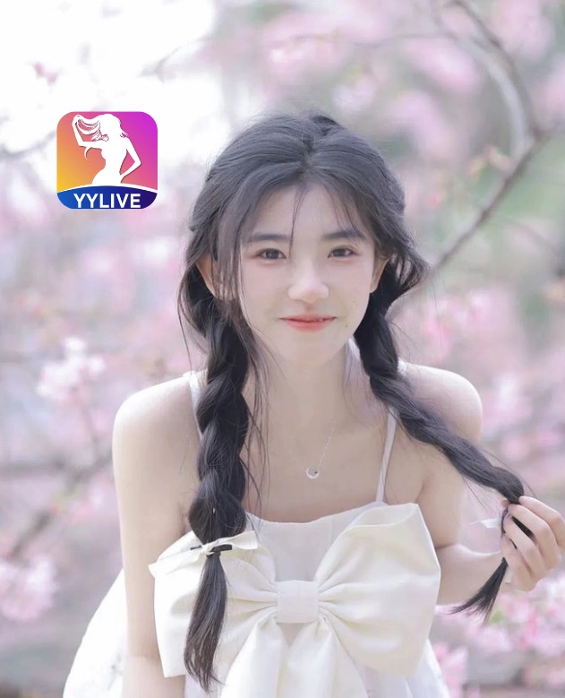 Minh Hằng YYLIVE
