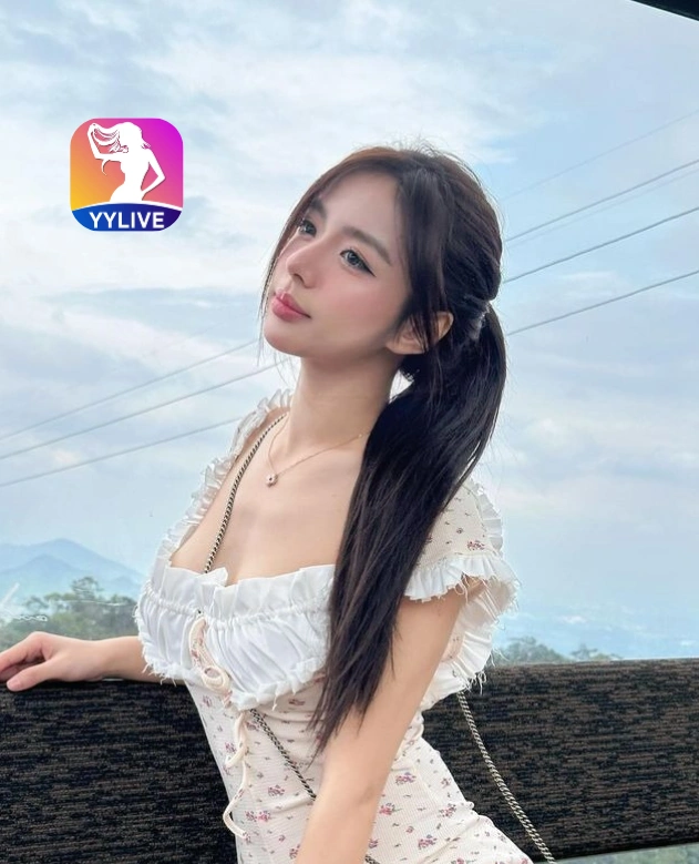 Minh Hằng YYLIVE