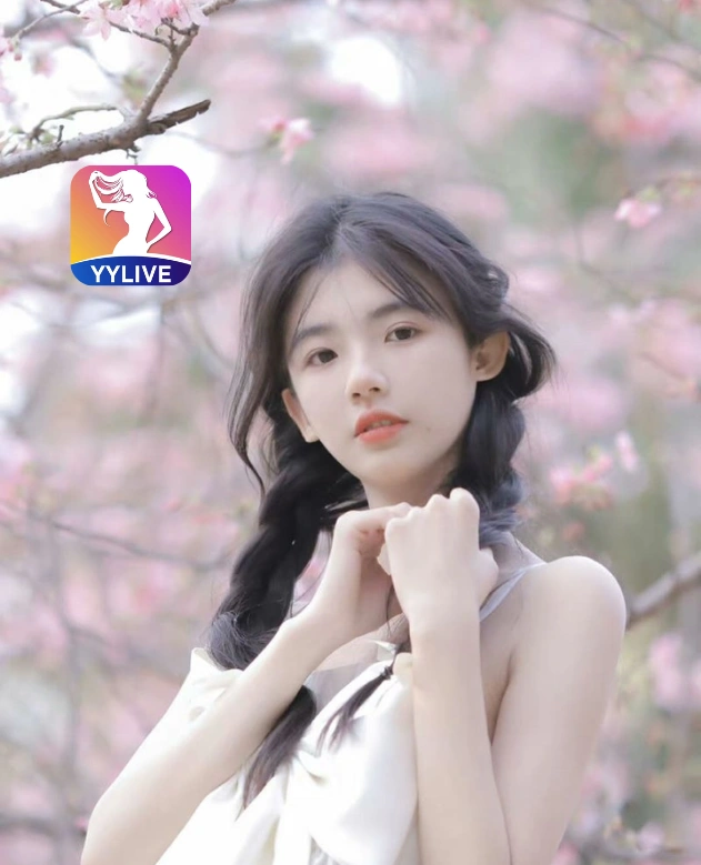 Minh Hằng YYLIVE