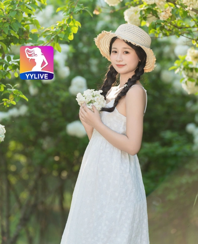 Minh Hằng YYLIVE