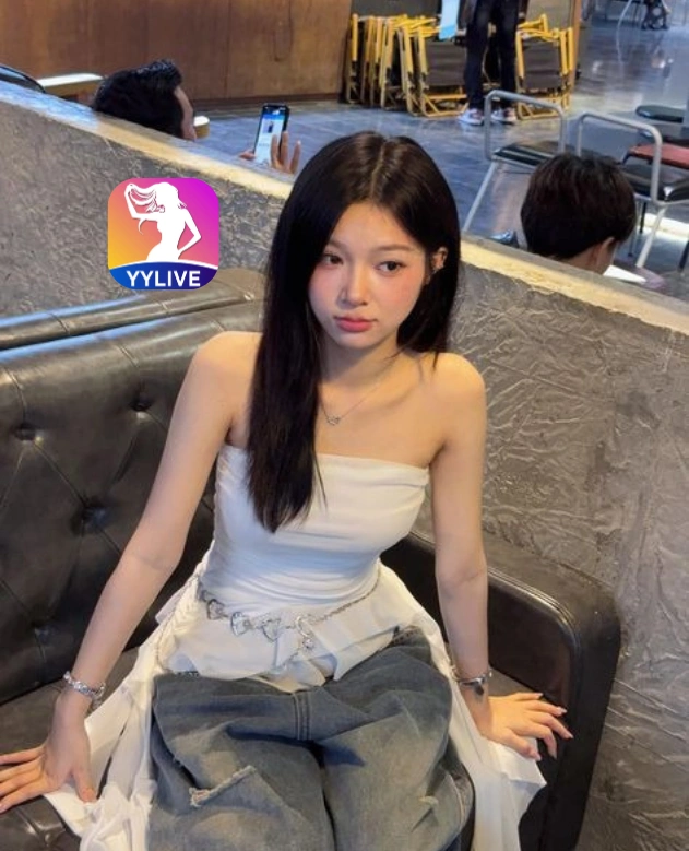Minh Hằng YYLIVE