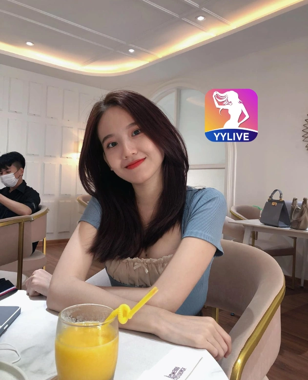 Phương Anh YYLIVE