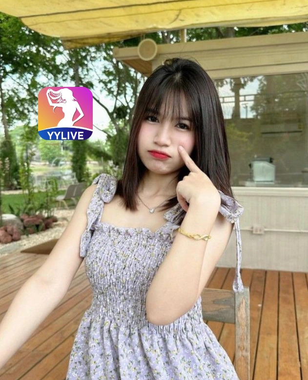 Phương Linh YYLIVE