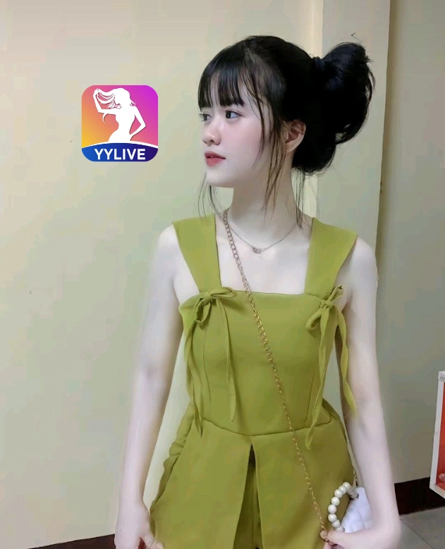 Phương Linh YYLIVE