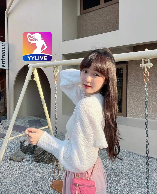 Putri Gunawan YYLIVE