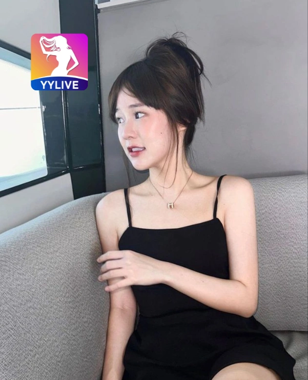 Putri Permatasari YYLIVE