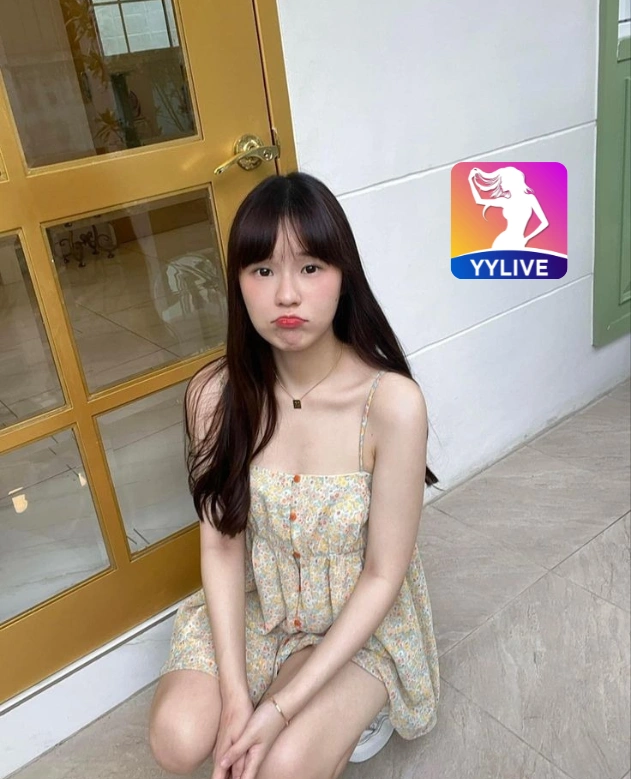 Putri Permatasari YYLIVE