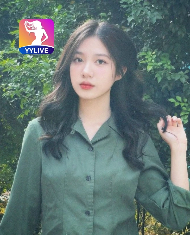 Quỳnh Anh YYLIVE