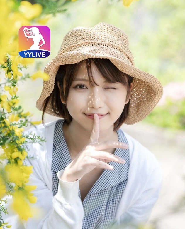 Quỳnh Anh YYLIVE