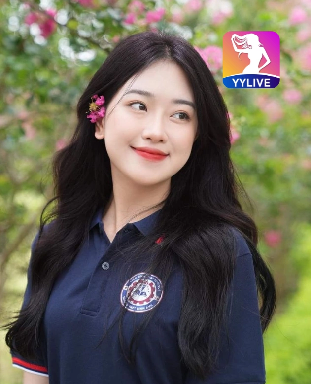 Quỳnh Anh YYLIVE