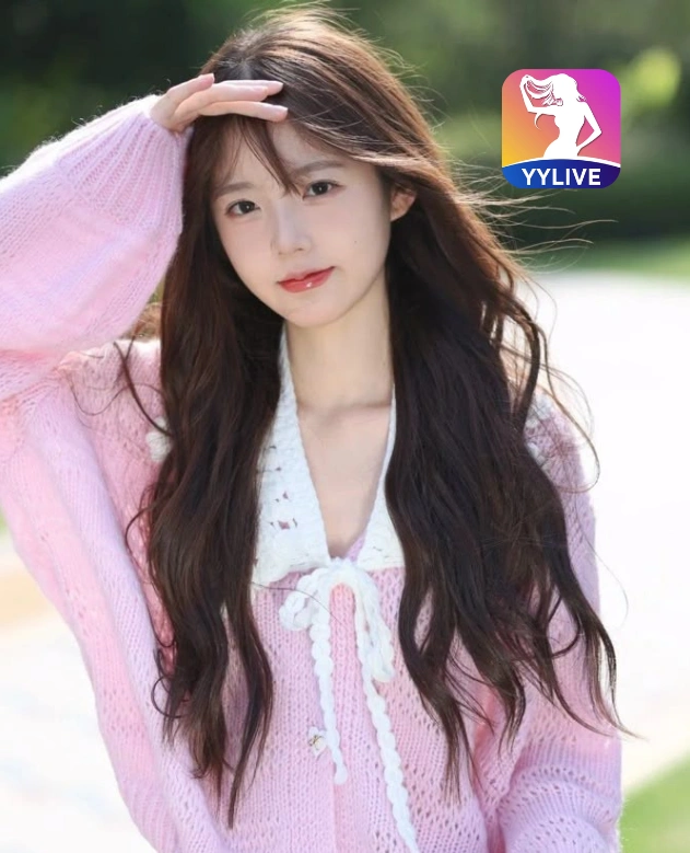Quỳnh Anh YYLIVE