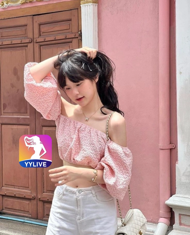 Quỳnh Thảo YYLIVE