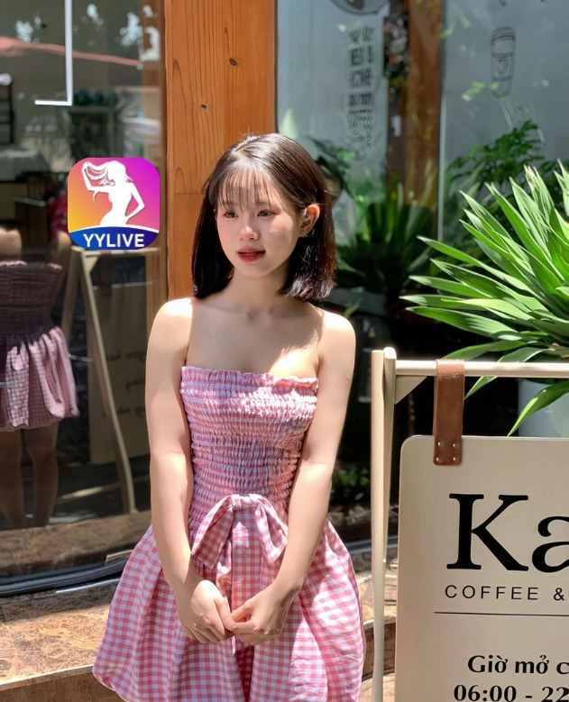 Thao Linh YYLIVE