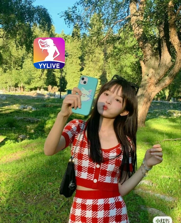 Thảo Vy YYLIVE