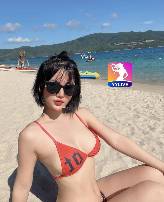 Thảo Vy YYLIVE
