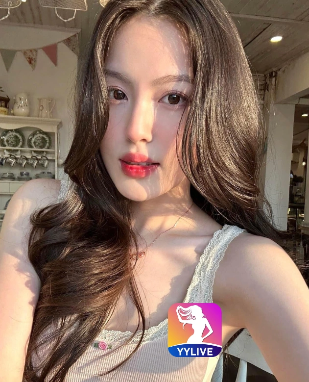 Thi Hương YYLIVE