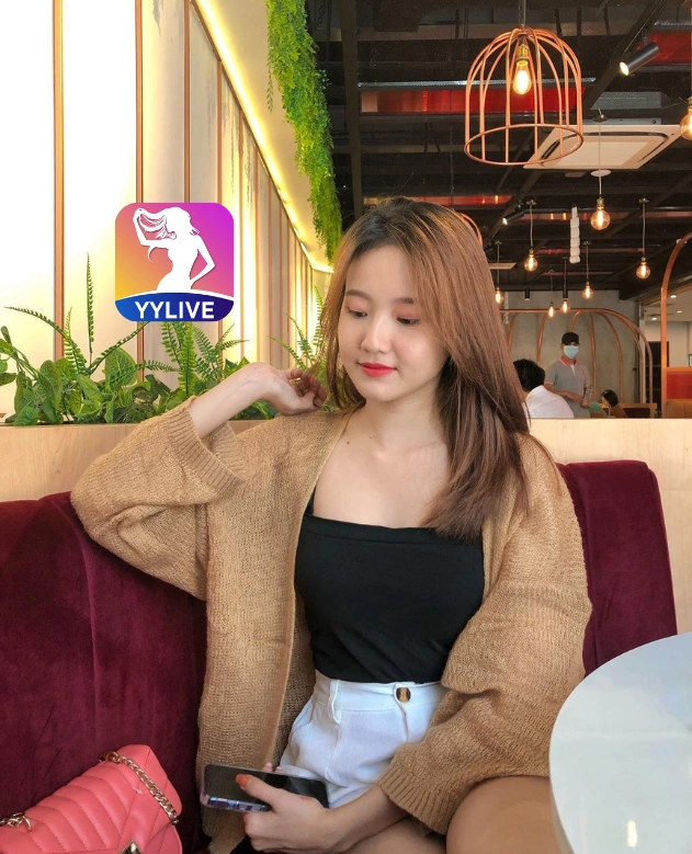 Thu Hang YYLIVE