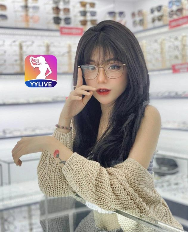 Thu Hiền YYLIVE