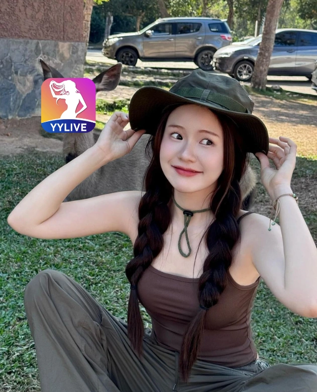Thu Thuy YYLIVE