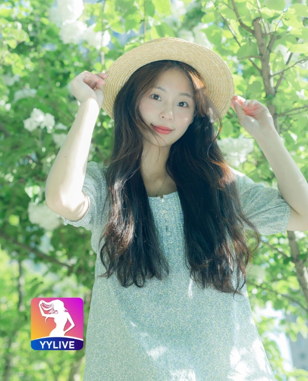 Thuy Prang YYLIVE