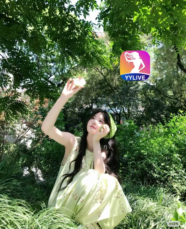 Thùy Trang YYLIVE
