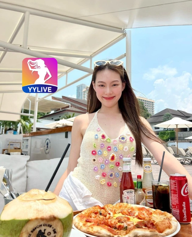 Trang Trinh YYLIVE