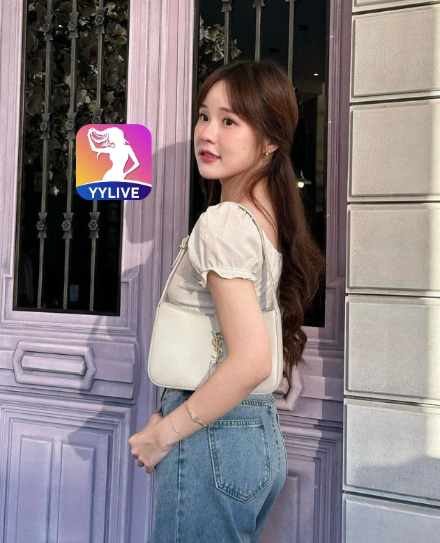 Trang Trinh YYLIVE