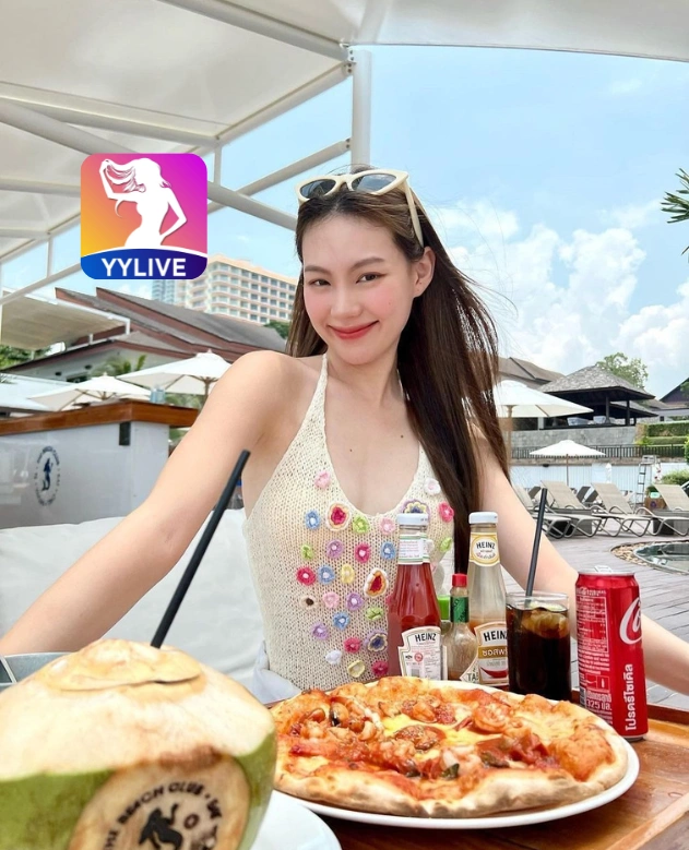 Trang Trinh YYLIVE