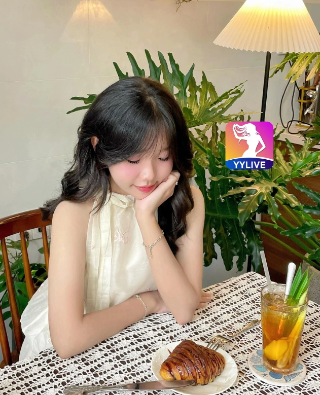 Trinh YYLIVE