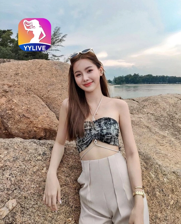 Alice Lynch YYLIVE