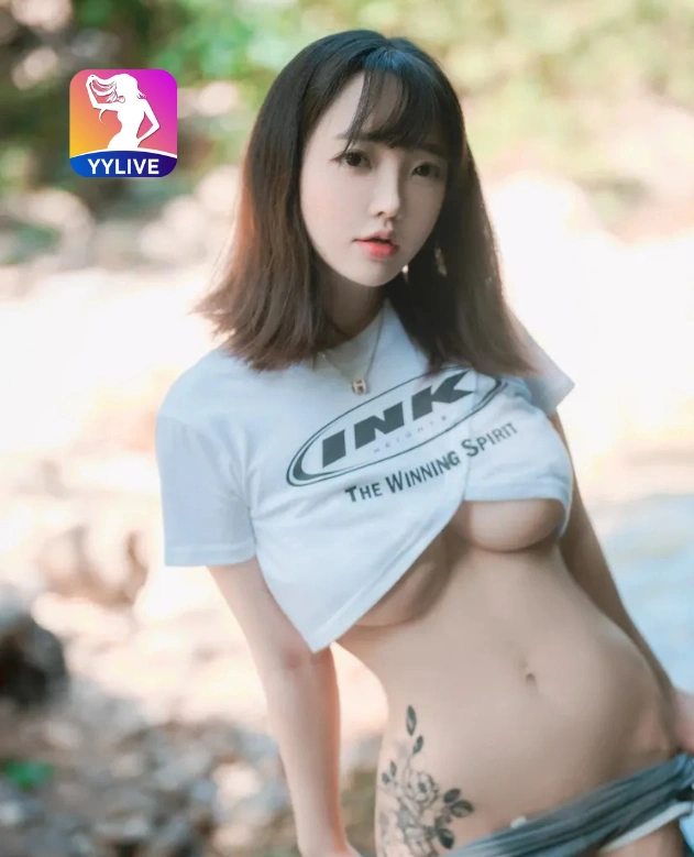 Charlotte Perez YYLIVE