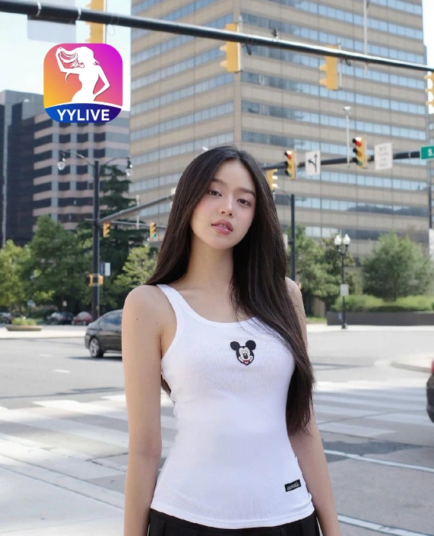 Eliza Wolfe YYLIVE