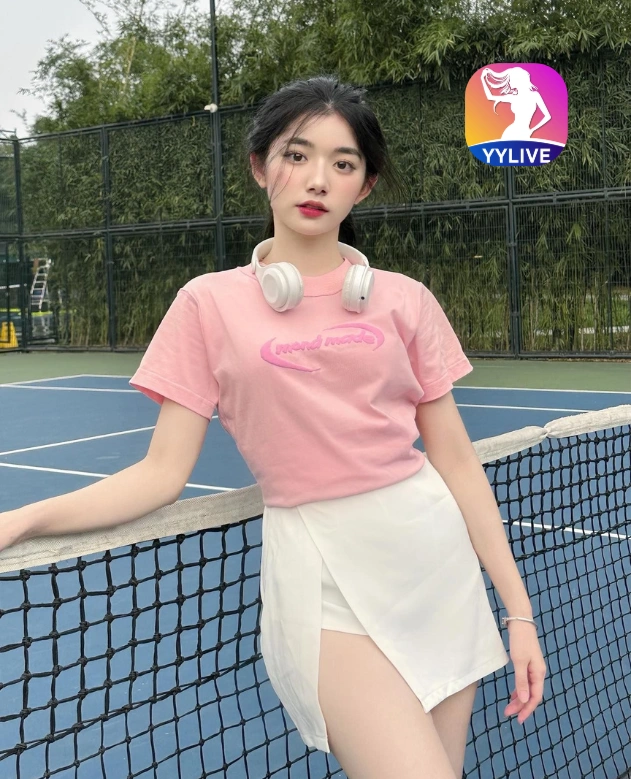 Julia Mitchell YYLIVE