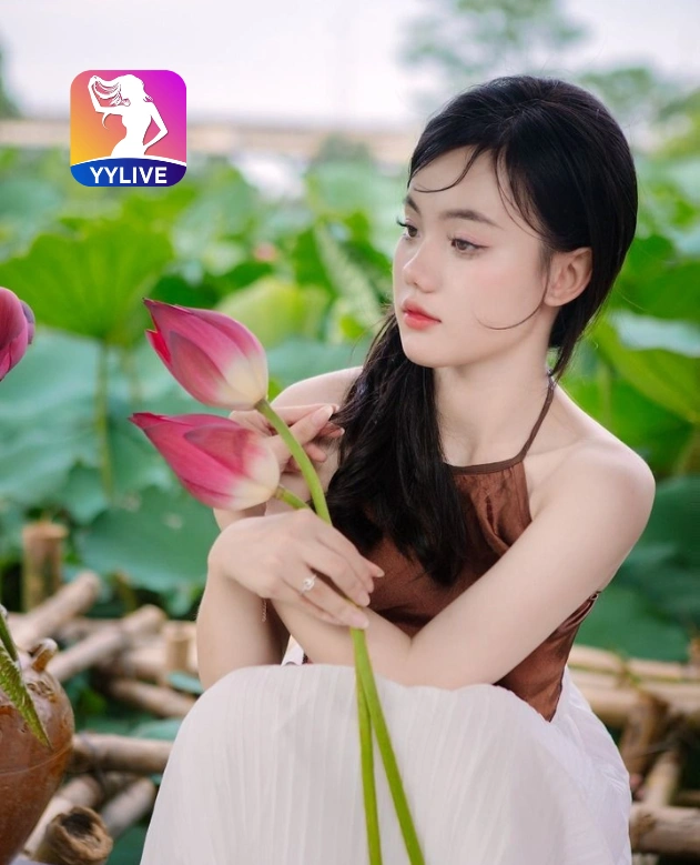 Hoang Thi Dung YYLIVE