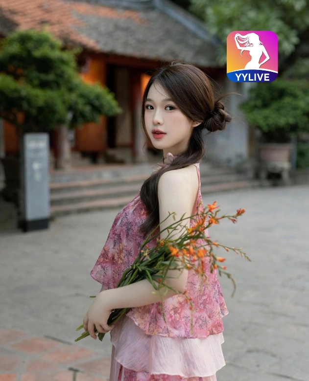 Tran Thi Bao YYLIVE