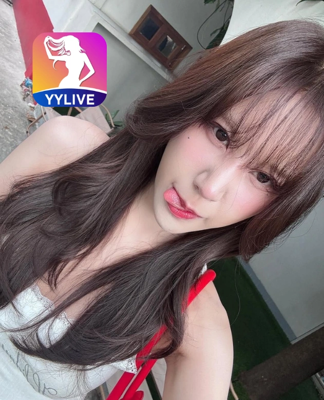 Autumn Pierce YYLIVE